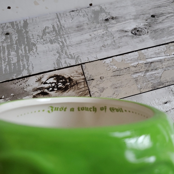 20 oz Disney Snow White Evil Queen Poison Apple Sculpted Ceramic Mug - Picture 7 of 7